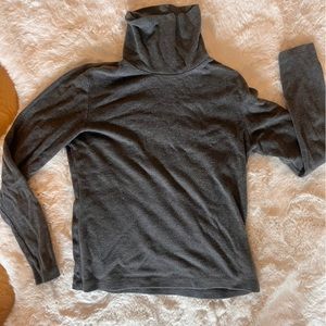 Uniqlo heat tech cozy grey turtleneck!